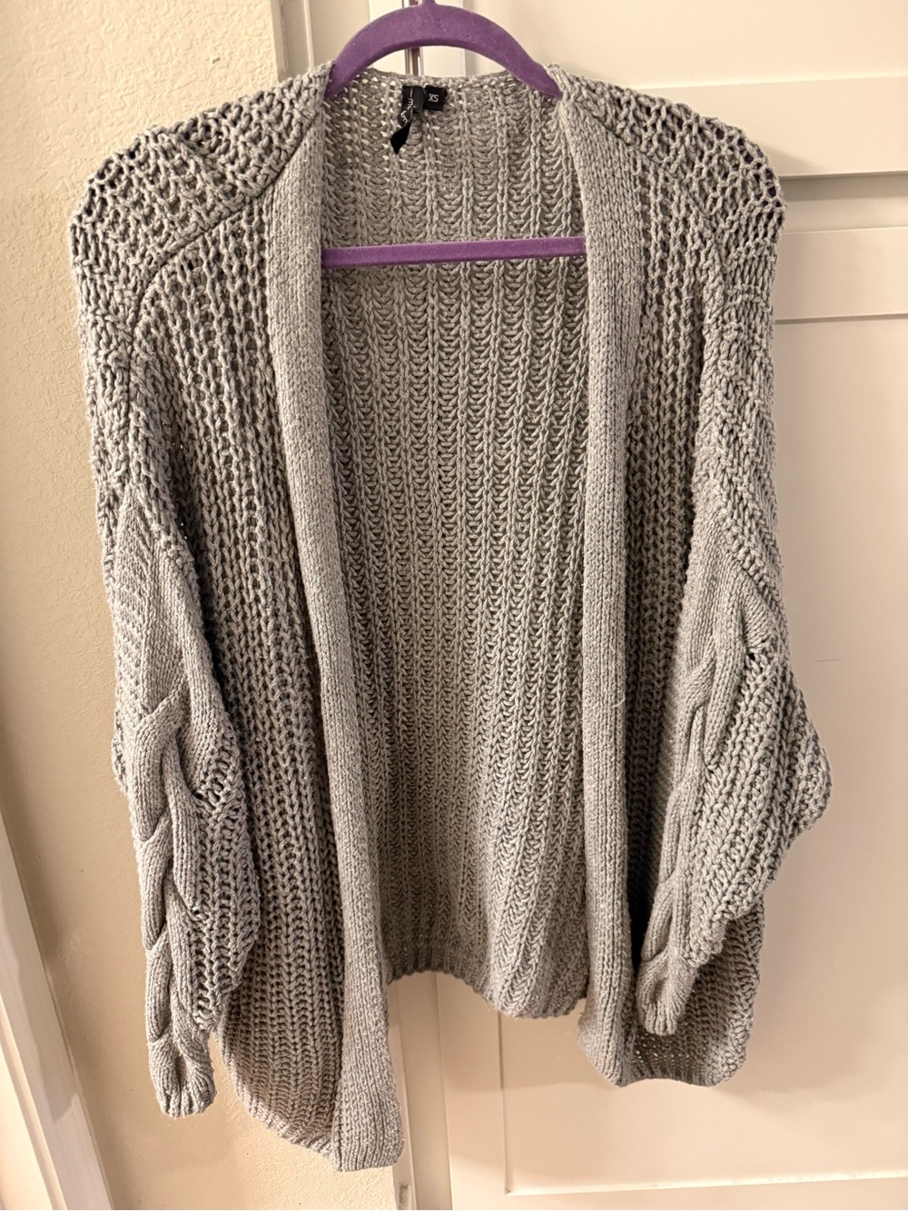 moon & madison Light Gray Open-Front Cable Sleeve Over-Sized Cardigan Cottage